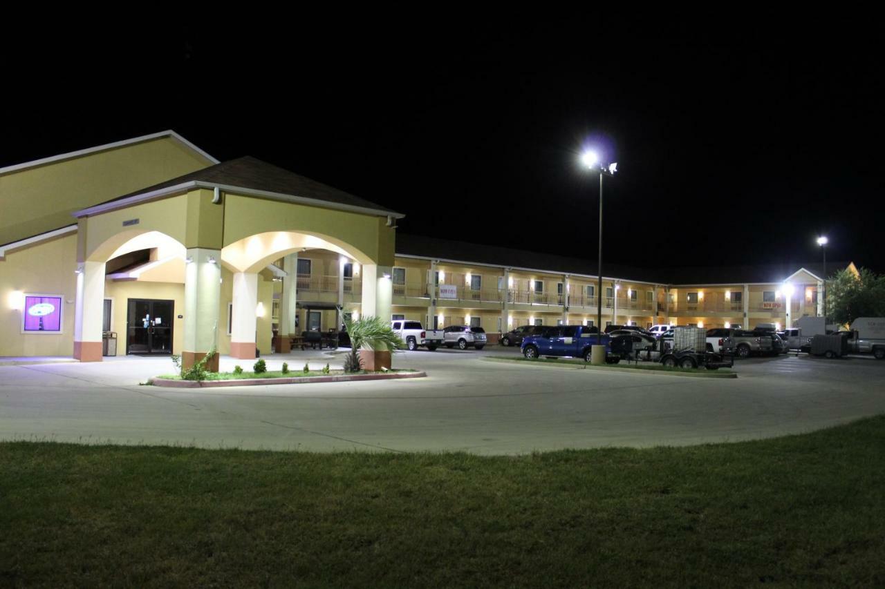 Horizon Inn & Suites Pearsall Εξωτερικό φωτογραφία